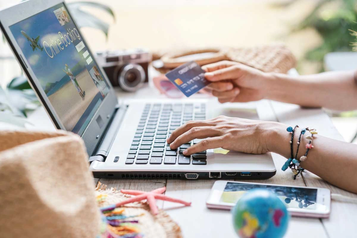 Learn-how-to-book-300-Front-Street-West-Airbnb,-Toronto’s-top-short-term-rental-condo,-with-tips-on-amenities,-rates,-and-Airbnb-management-in-2025