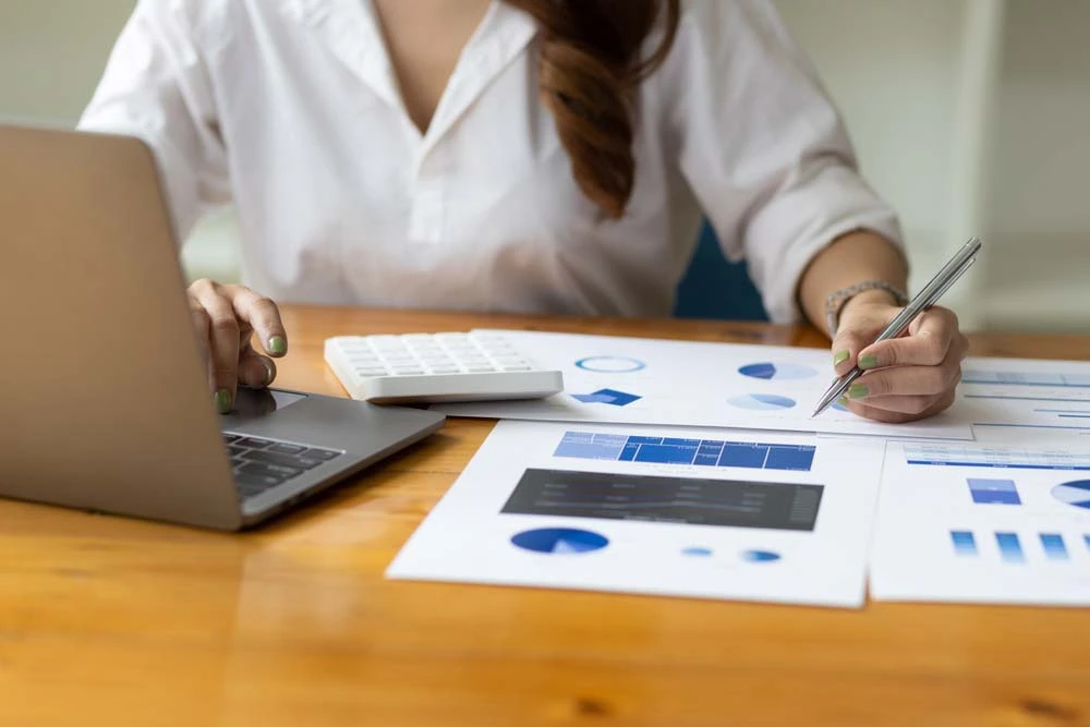 Airbnb management cost breakdown showing commission rates and revenue tracking