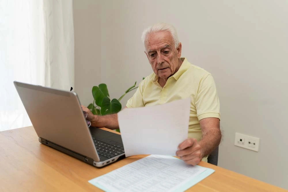 Homeowner reviewing Santa Monica Airbnb rules and permits to legally host a short-term rental in 2025.
