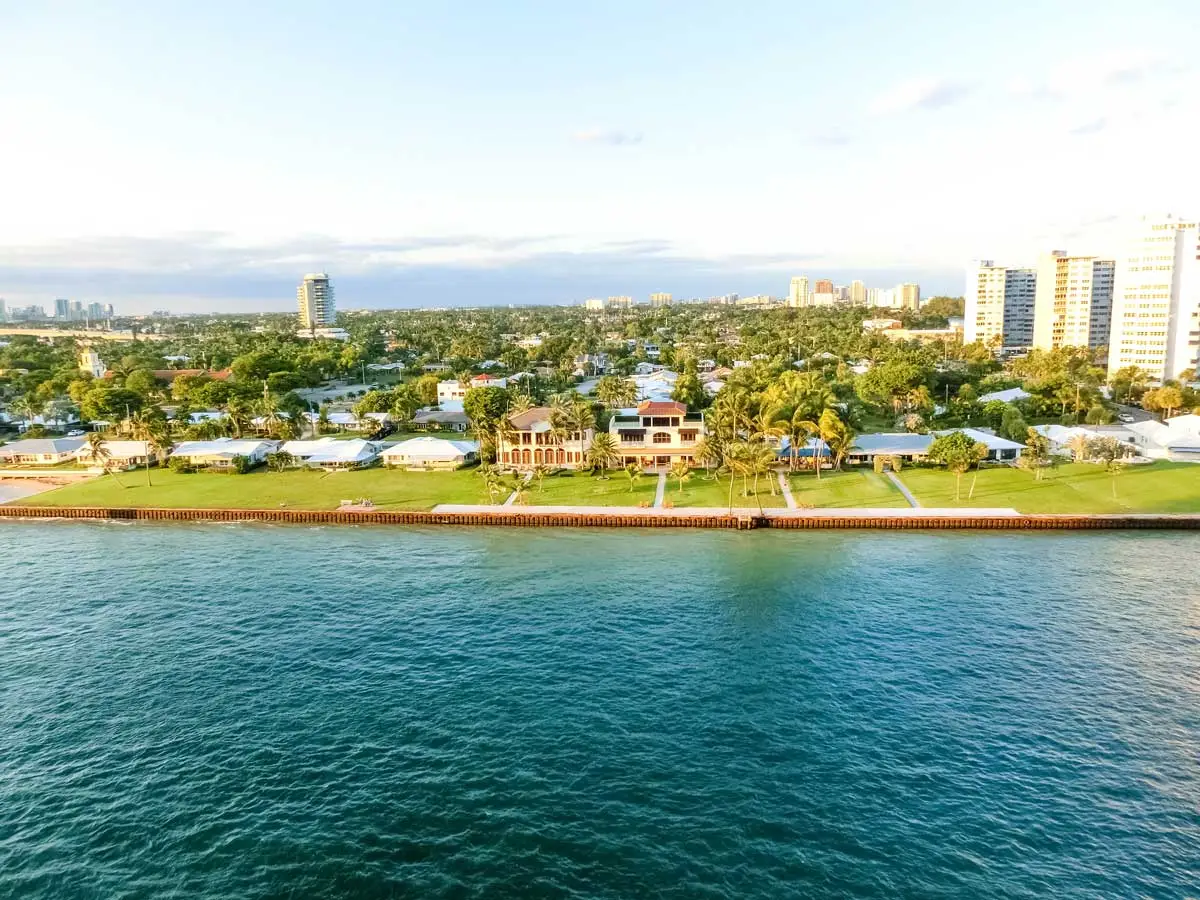 Fort Lauderdale beach morning skyline