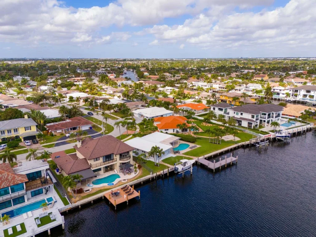 A scenic waterfront canal and luxury homes in Lighthouse Point, Florida