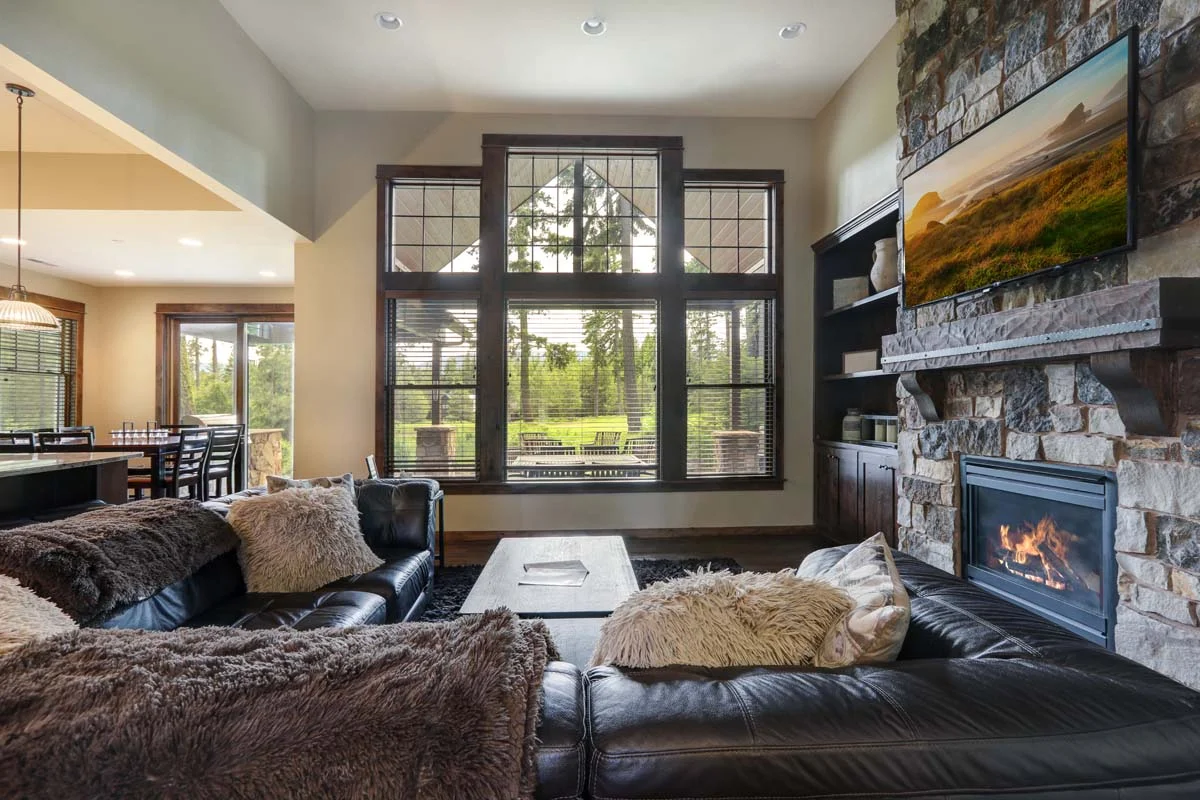 A cozy and modern living room set up for short term rentals found in Hamilton